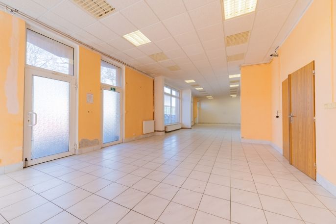 Prodej, Obchod a služby, Cheb