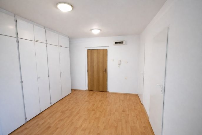 Pronájem, Byt 1+1, Kryry