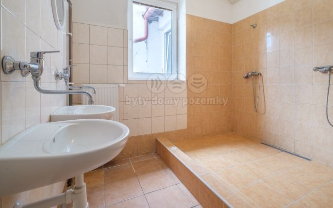Prodej, Nájemní dům, Cheb
