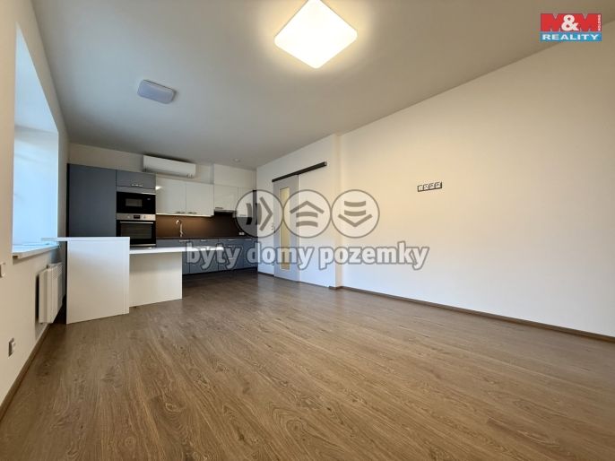 Pronájem, Byt 4+kk, Měchenice