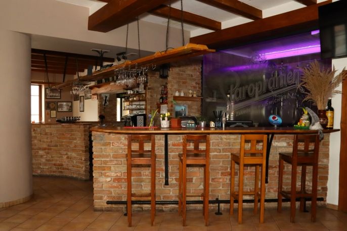 Pronájem, Restaurace, stravování, Holice