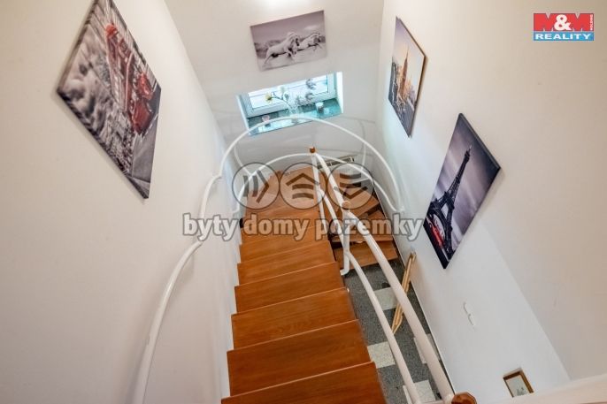 Prodej, Rodinný dům, Hajany