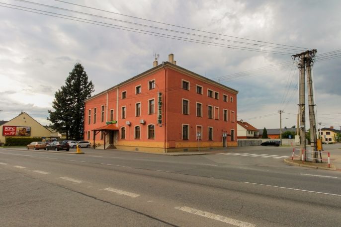 Prodej, Obchod a služby, Kravaře