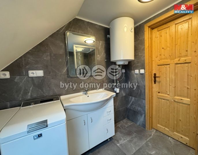 Pronájem, Byt 1+kk, Seč