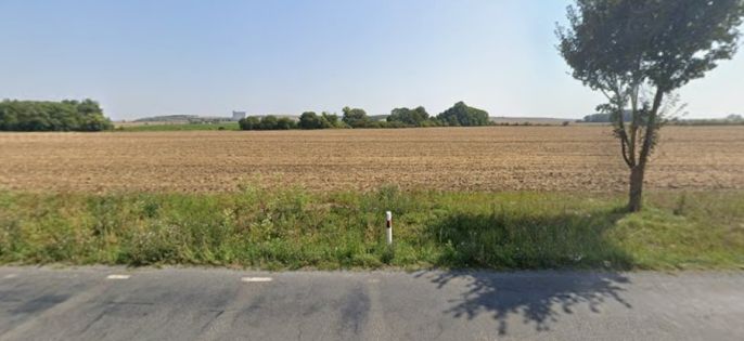 Prodej, Pole, Neuměřice
