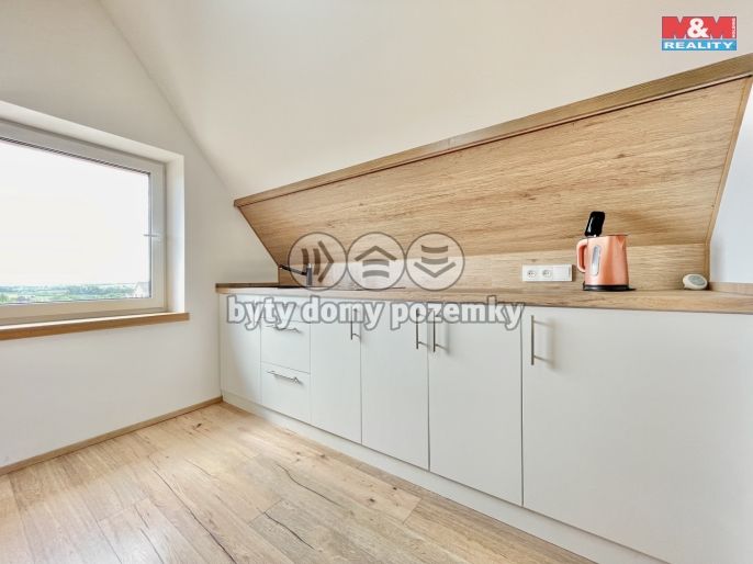 Prodej, Vinný sklep, Perná