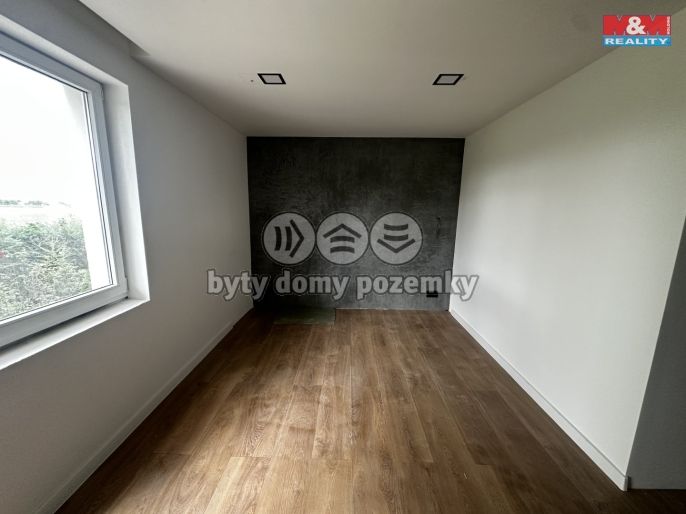 Prodej, Byt 3+kk, Dvory