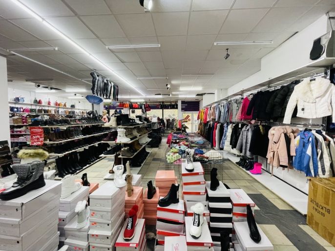 Pronájem, Obchod a služby, Most