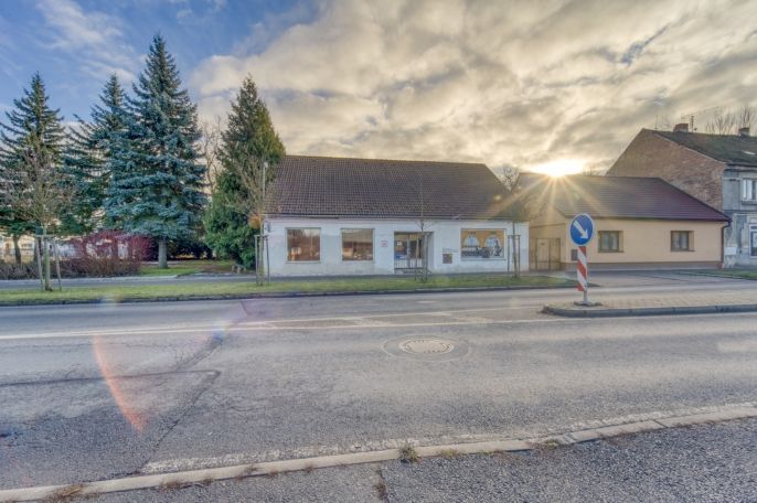 Pronájem, Obchod a služby, Nýřany