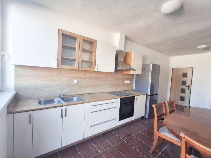 Prodej, Obchod a služby, Práče