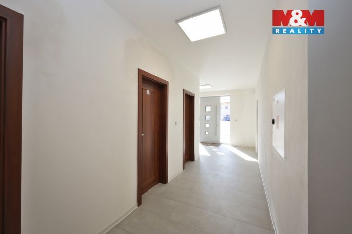 Pronájem, Obchodní objekt, Zbraslavice