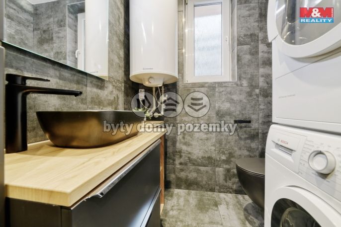 Prodej, Byt 3+1, Valy