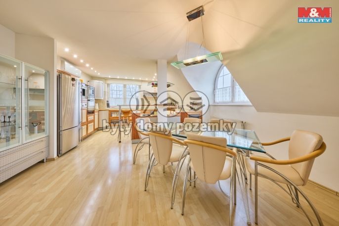 Pronájem, Rodinný dům, Trutnov