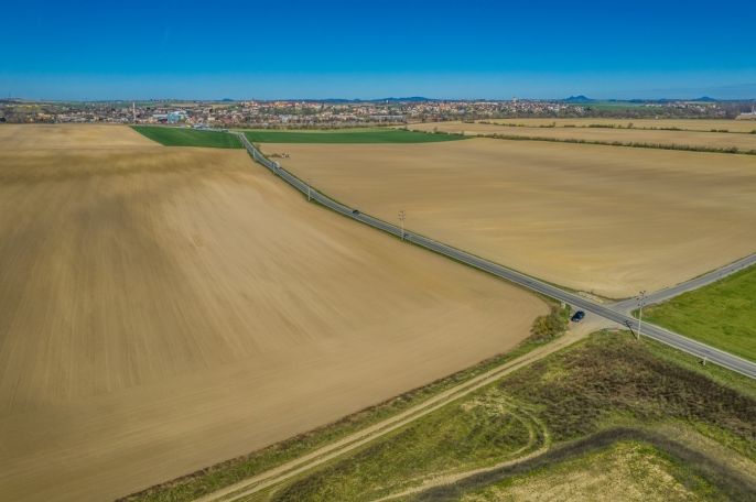 Prodej, Pole, Benátky nad Jizerou