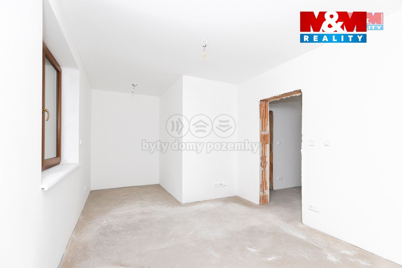 111f461d-cb84-4ff2-9836-863d401ec5bf.jpg