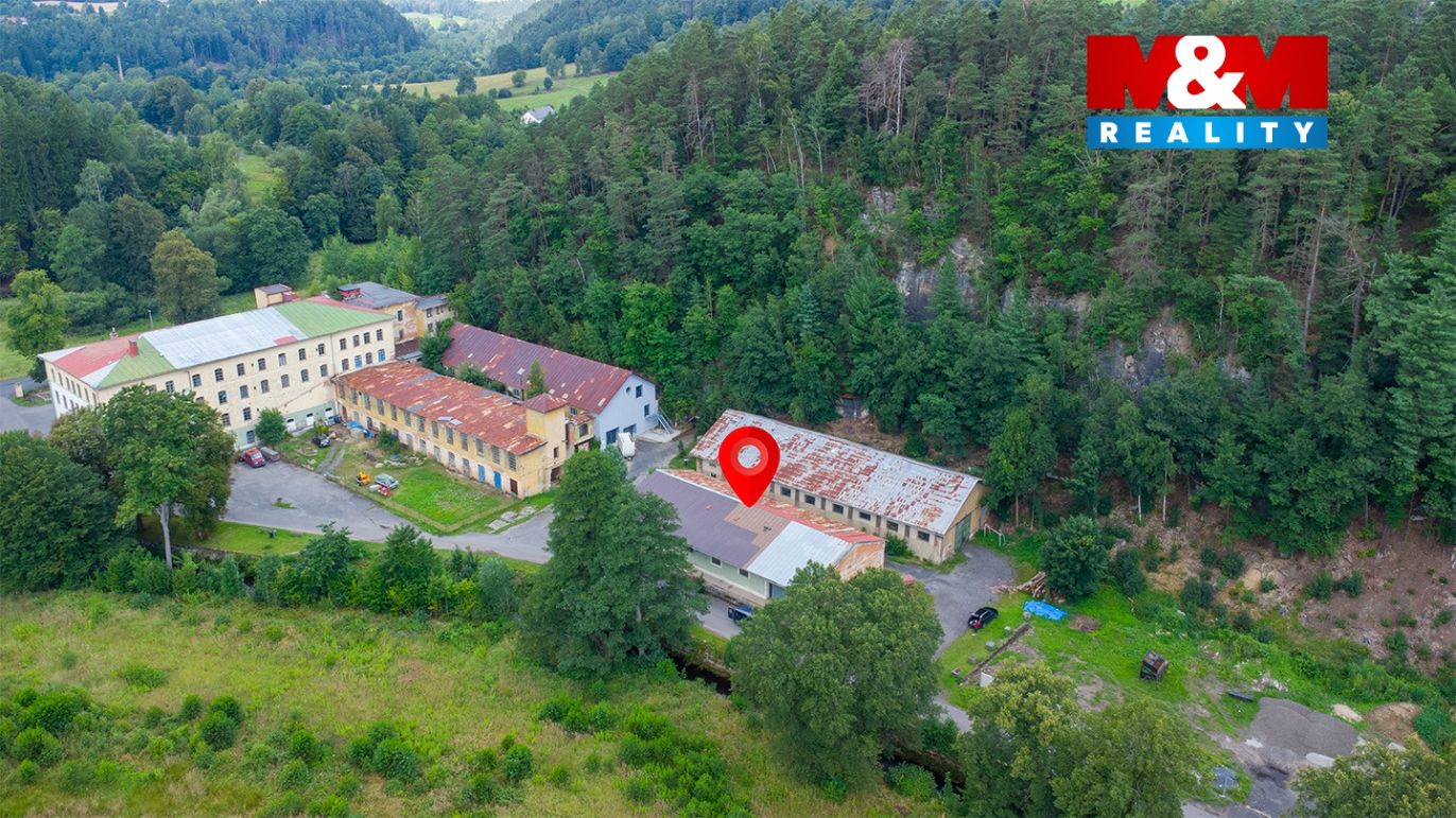 Pohled na halu