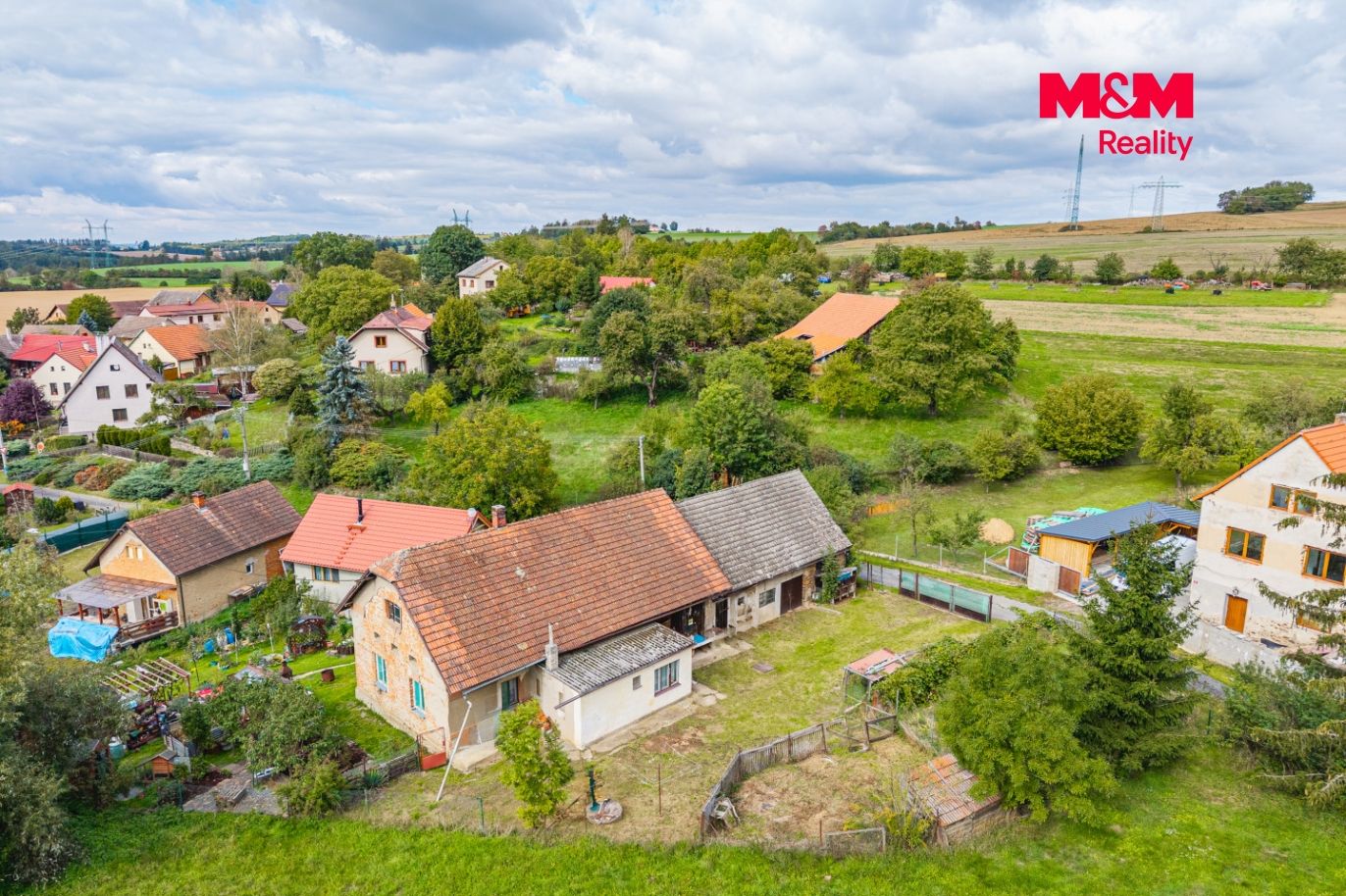 Pohled na dům východ