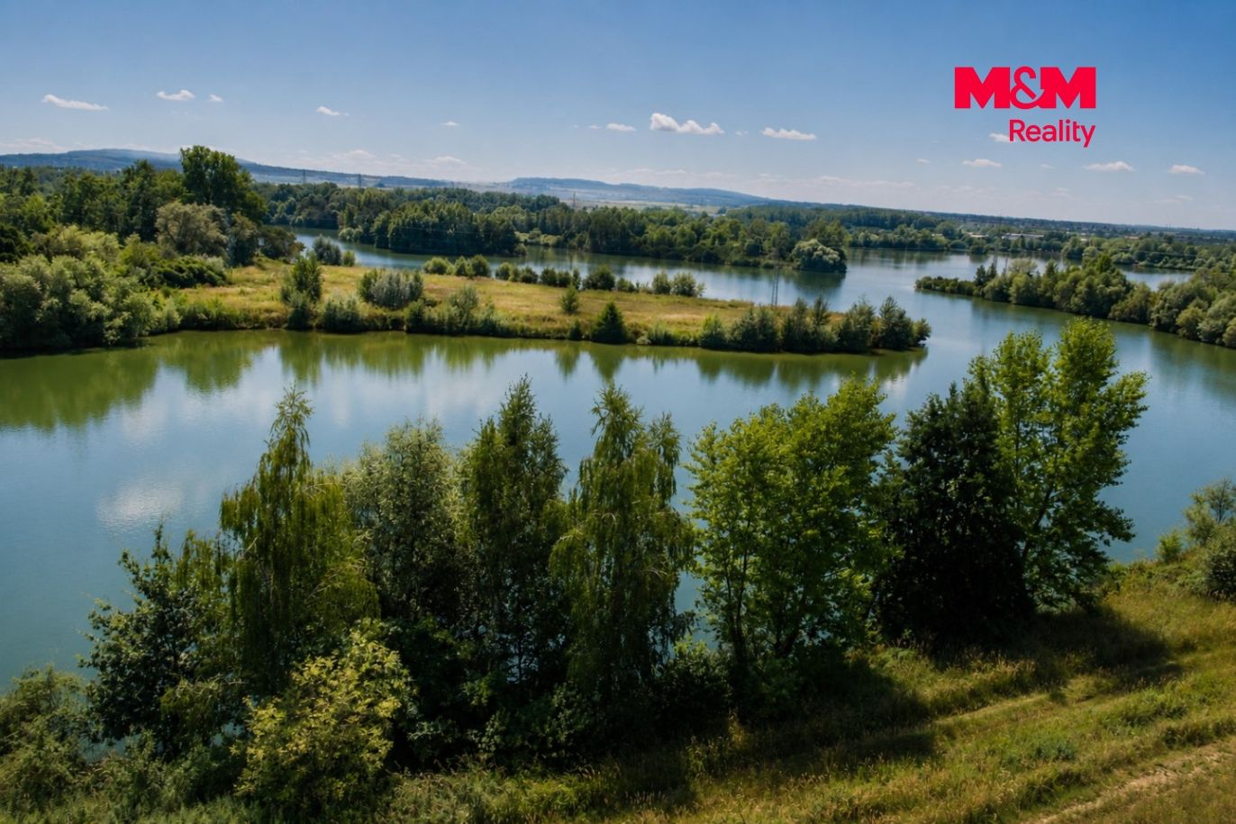 Pozemek u pískovny