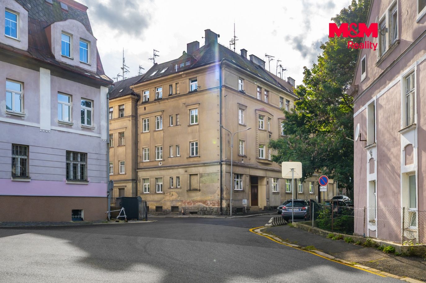 Dům