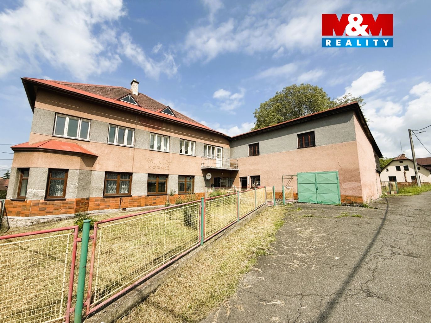 Dům