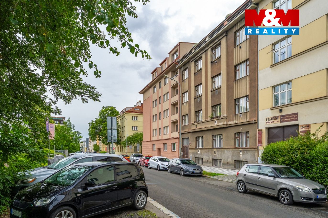 Dům