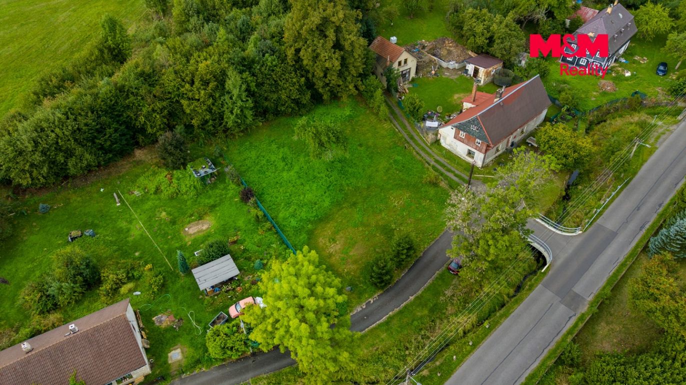 pohled na pozemek