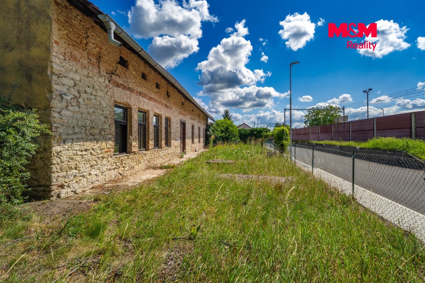 Dům