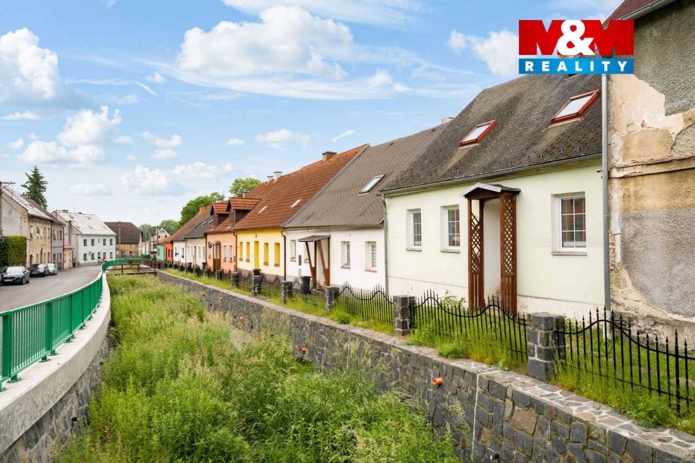 dům