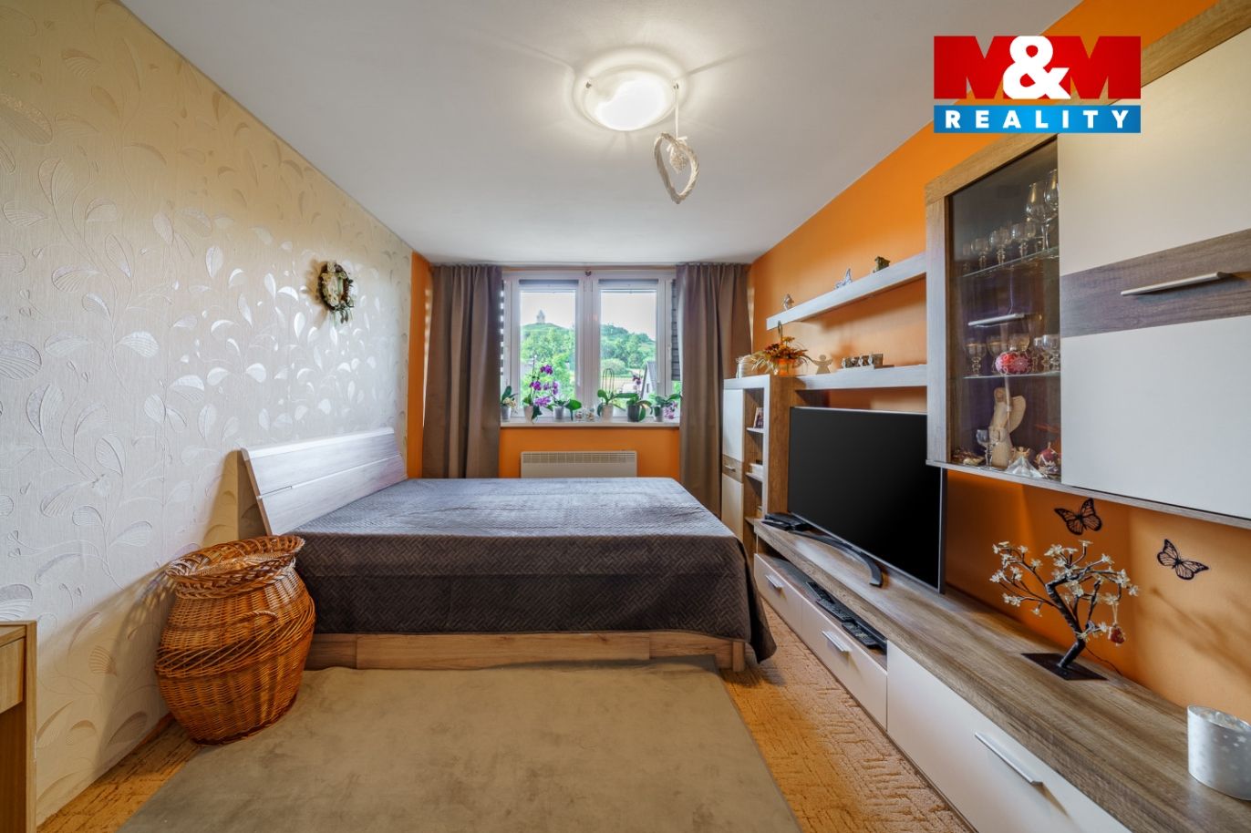 Prodej bytu 3+1, 70 m², Měděnec, ul. Náměstí