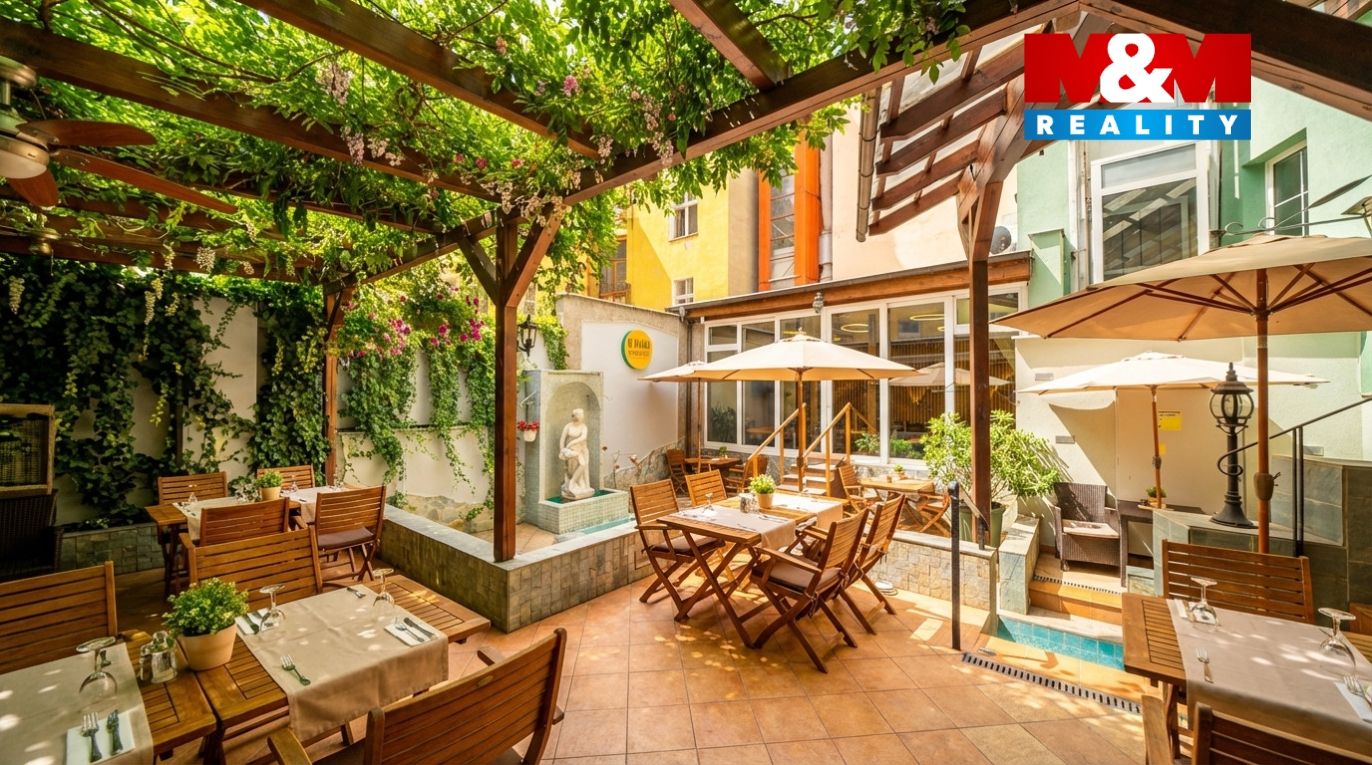 Restaurace u dvou kamaradů.jpg
