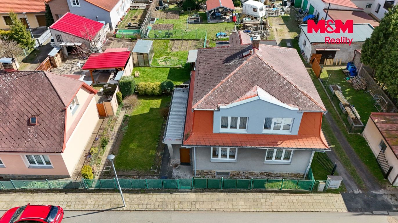 Dům