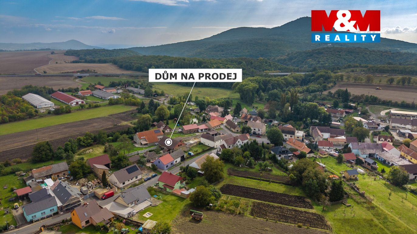 Pohled na dům a okolí