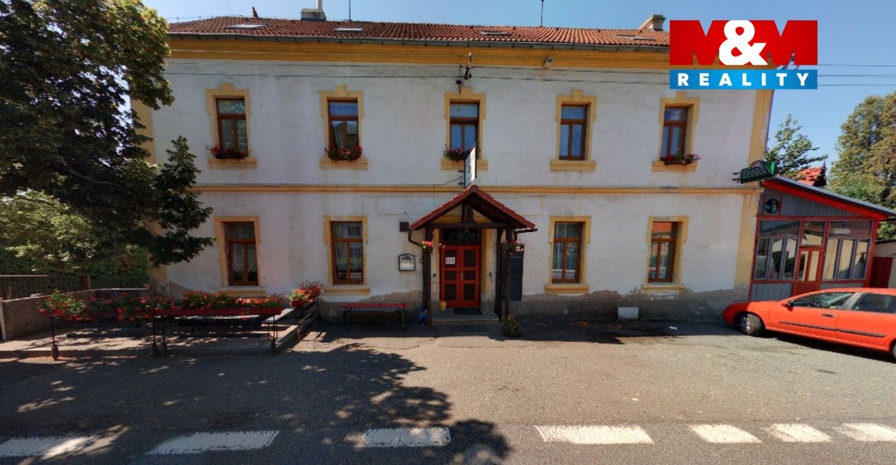 Želízy pohled od silnice