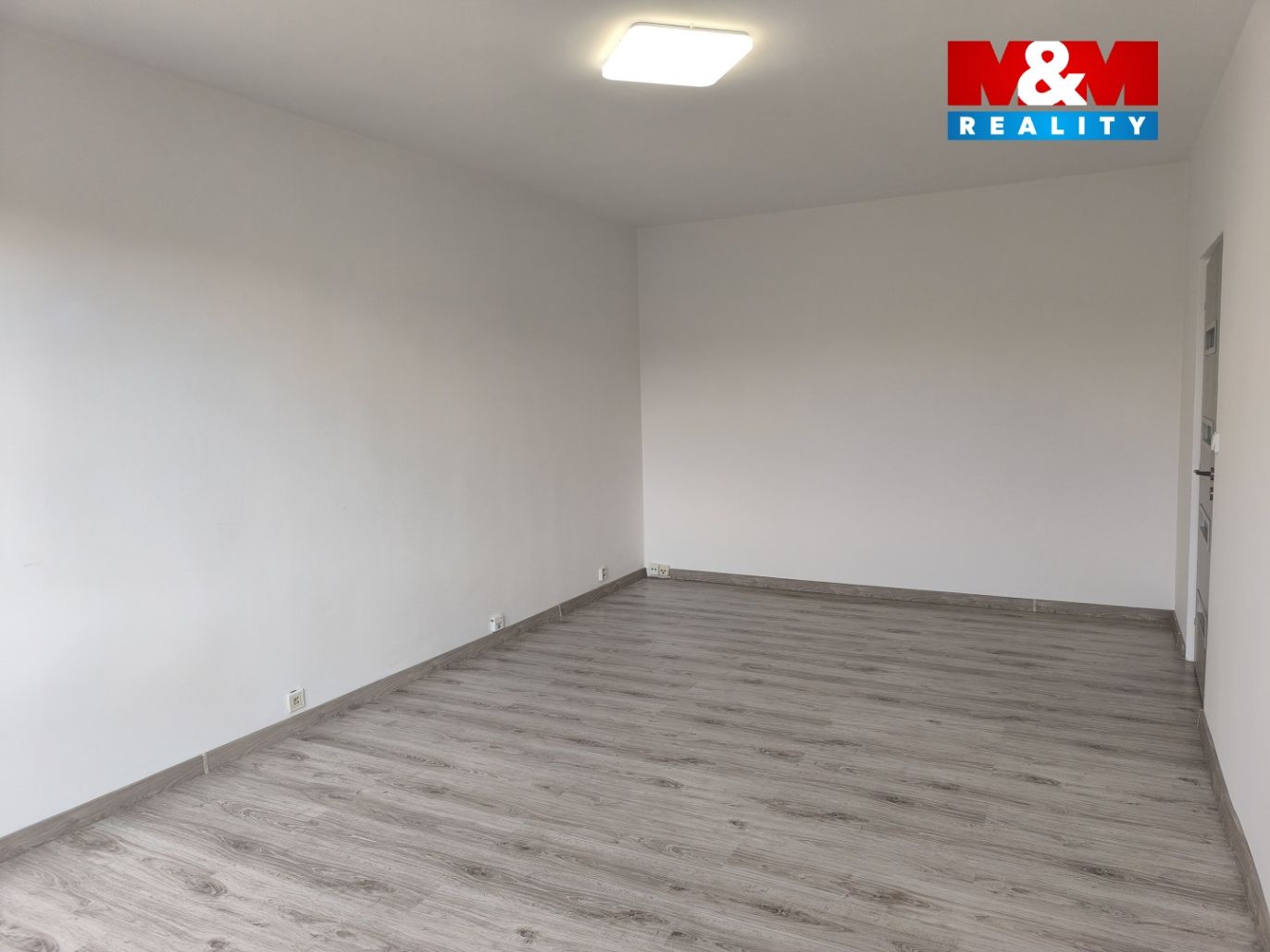 61011c8a-b567-483b-92c4-1bd159662457.jpg