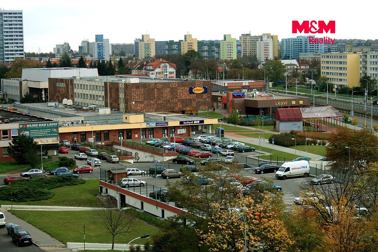 Ládví_2 stanice metra.jpg