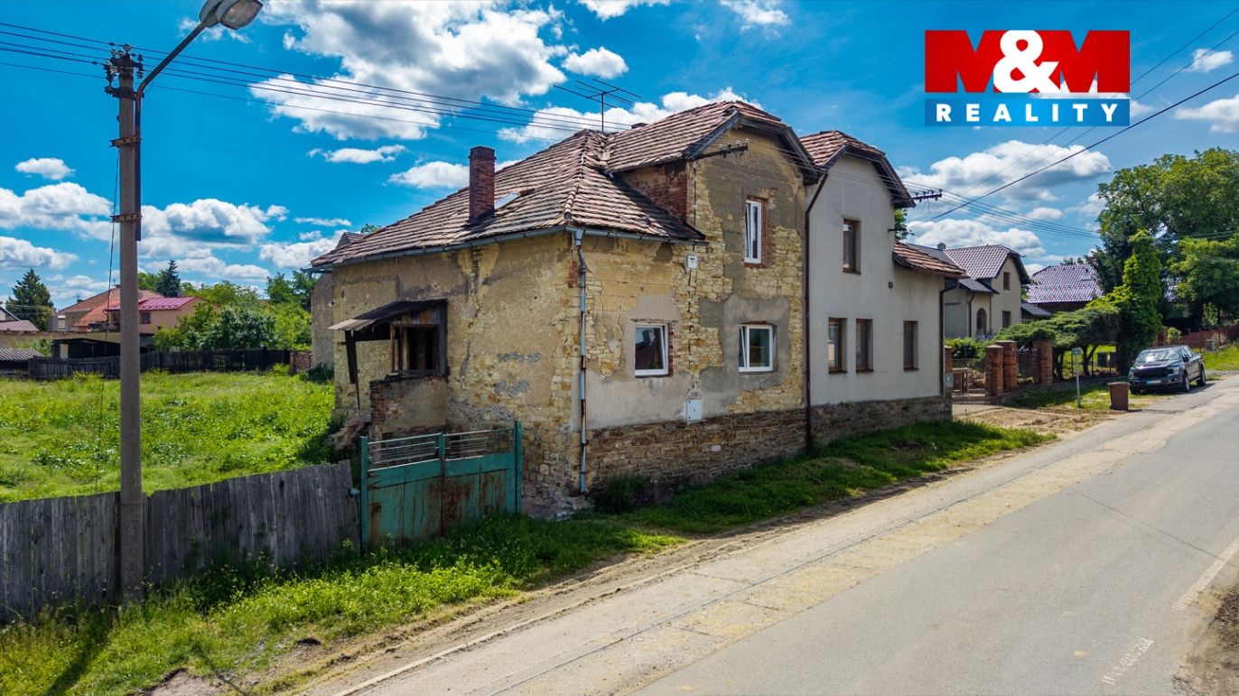 Dům