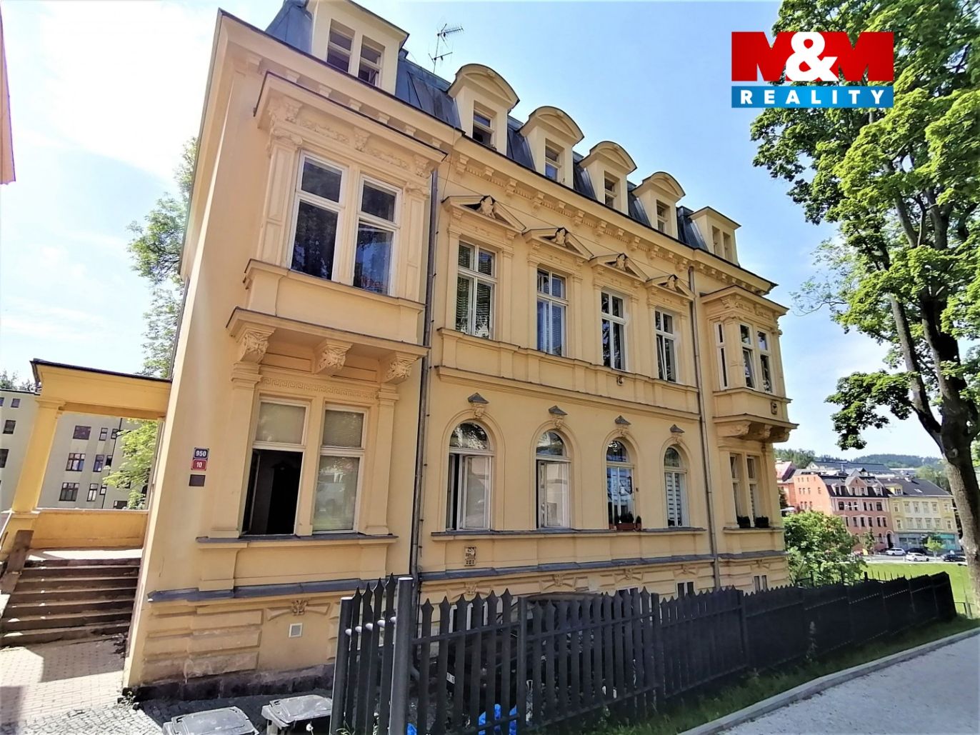 Dům