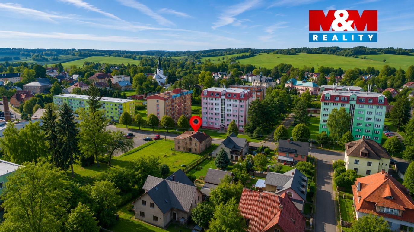 Dům a okolí