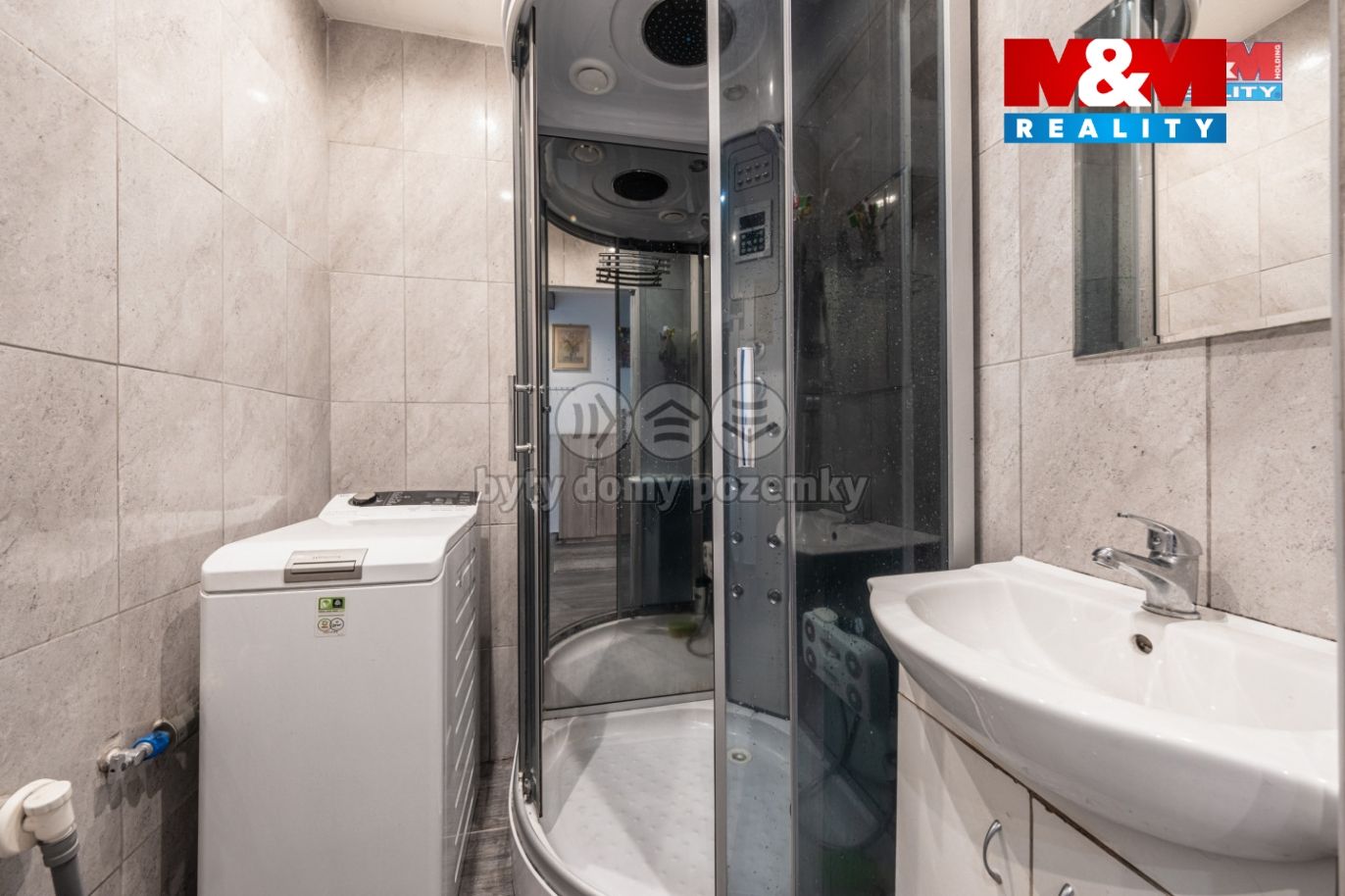 baf900a4-9f7b-4ebc-b9b0-11ca9d3842ee.jpg