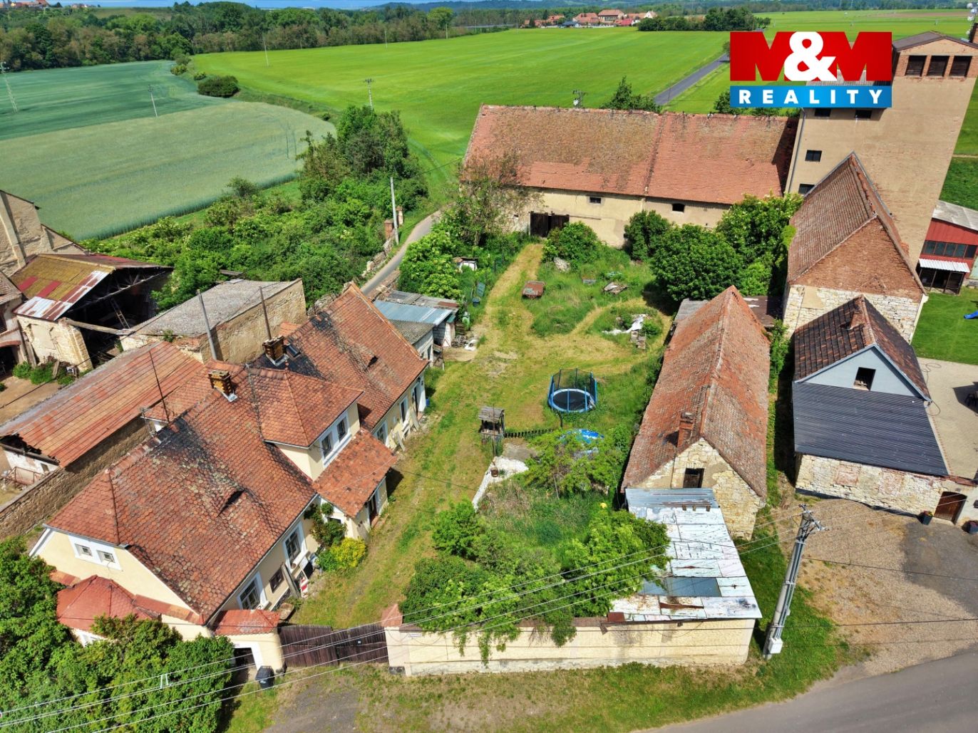 Dům