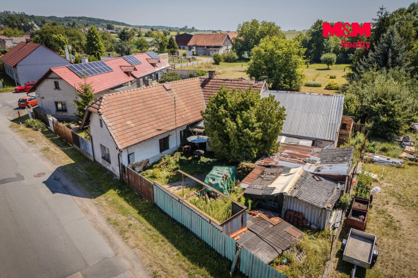 Dům