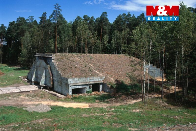 news_1313_hradcany_airfield_shelter2-800x533.jpg