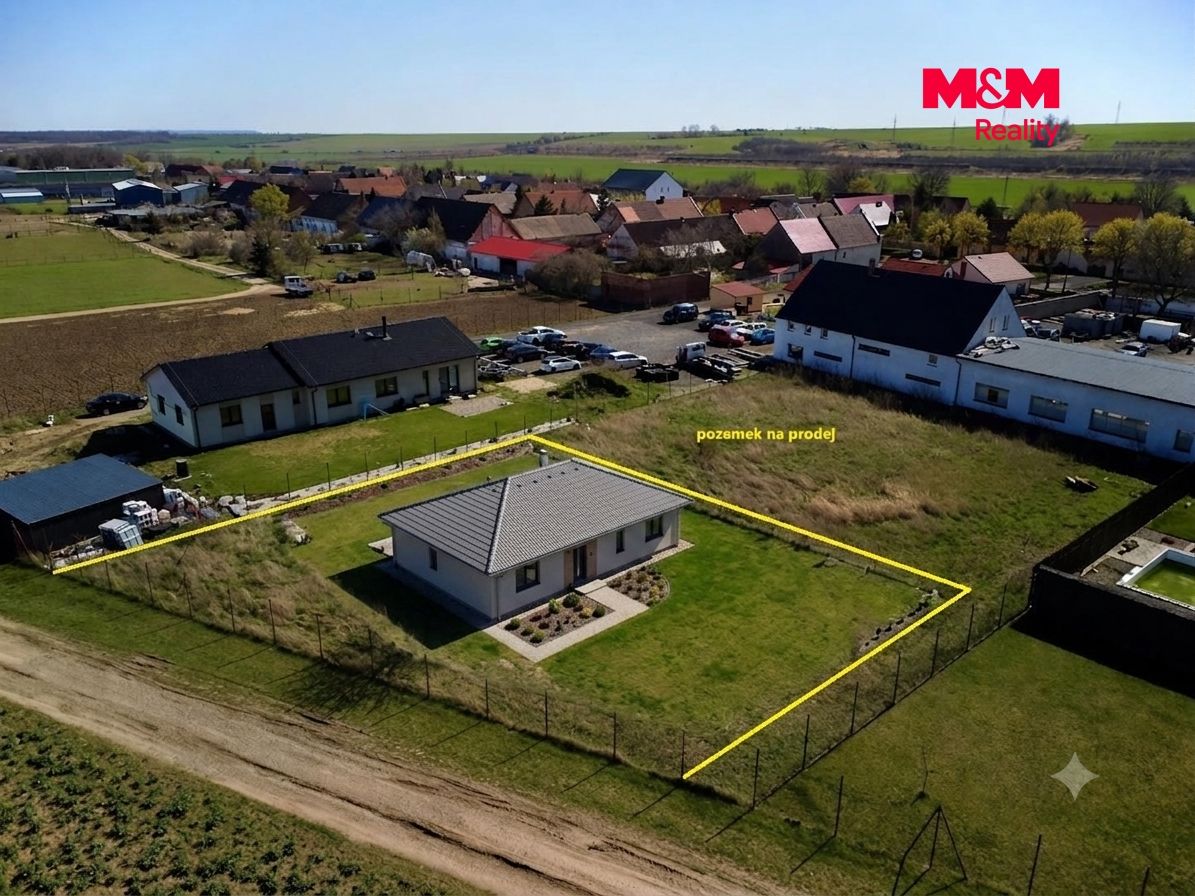 pozemek z vizualizací