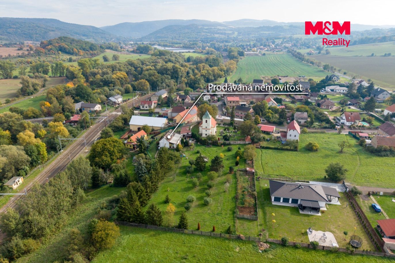 Pohled na dům a okolí