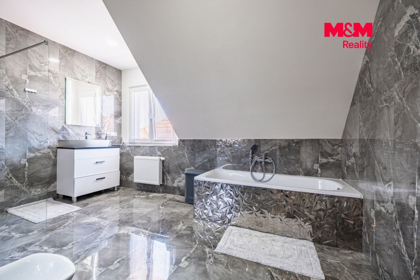 Prodej rodinného domu, 379 m², Mukařov, ul. Do Vrchu