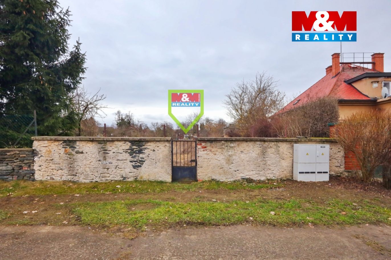 plot z ulice 