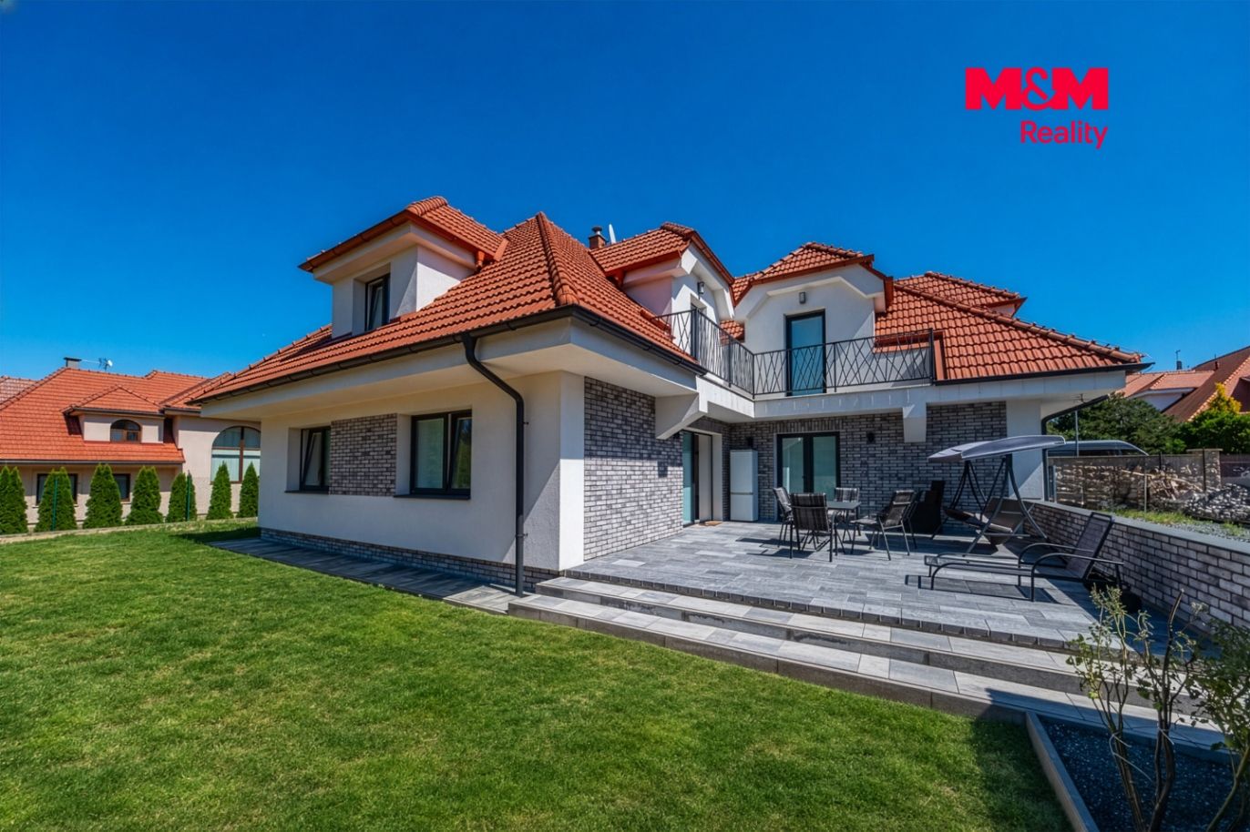Prodej rodinného domu, 379 m², Mukařov, ul.jpg