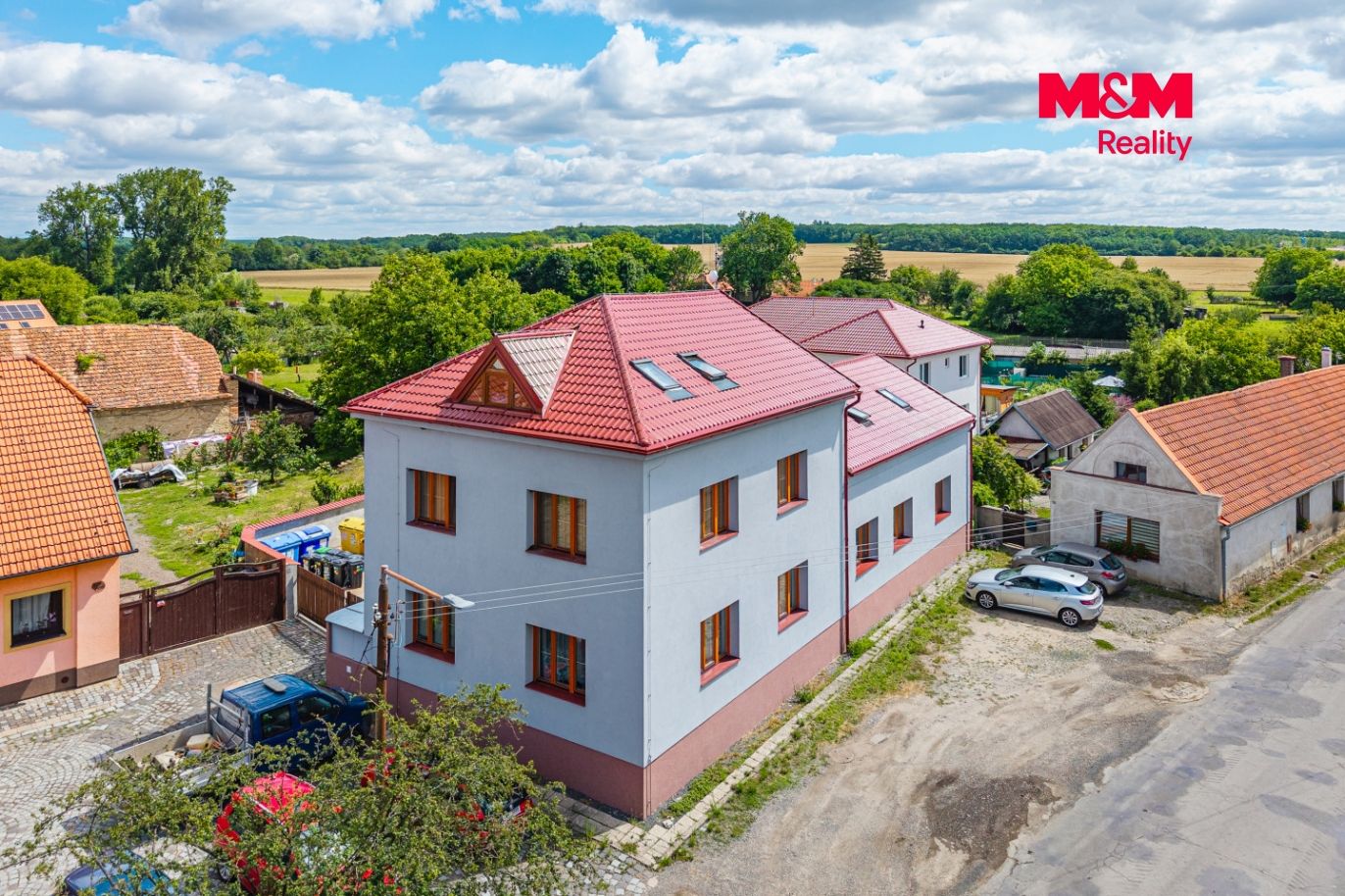 Dům