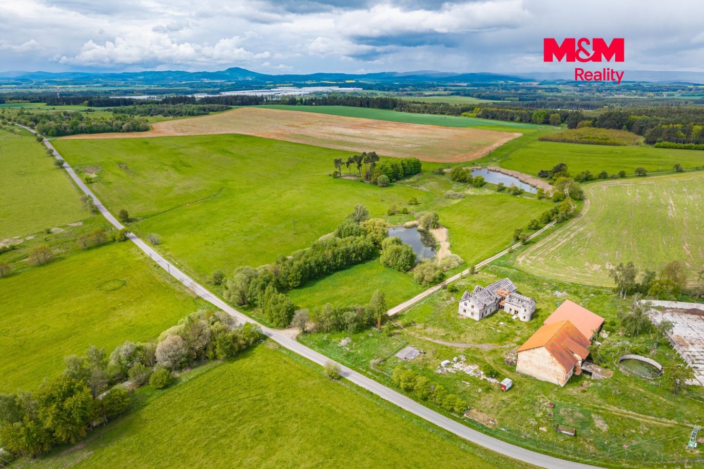 Nemovitost a okolí