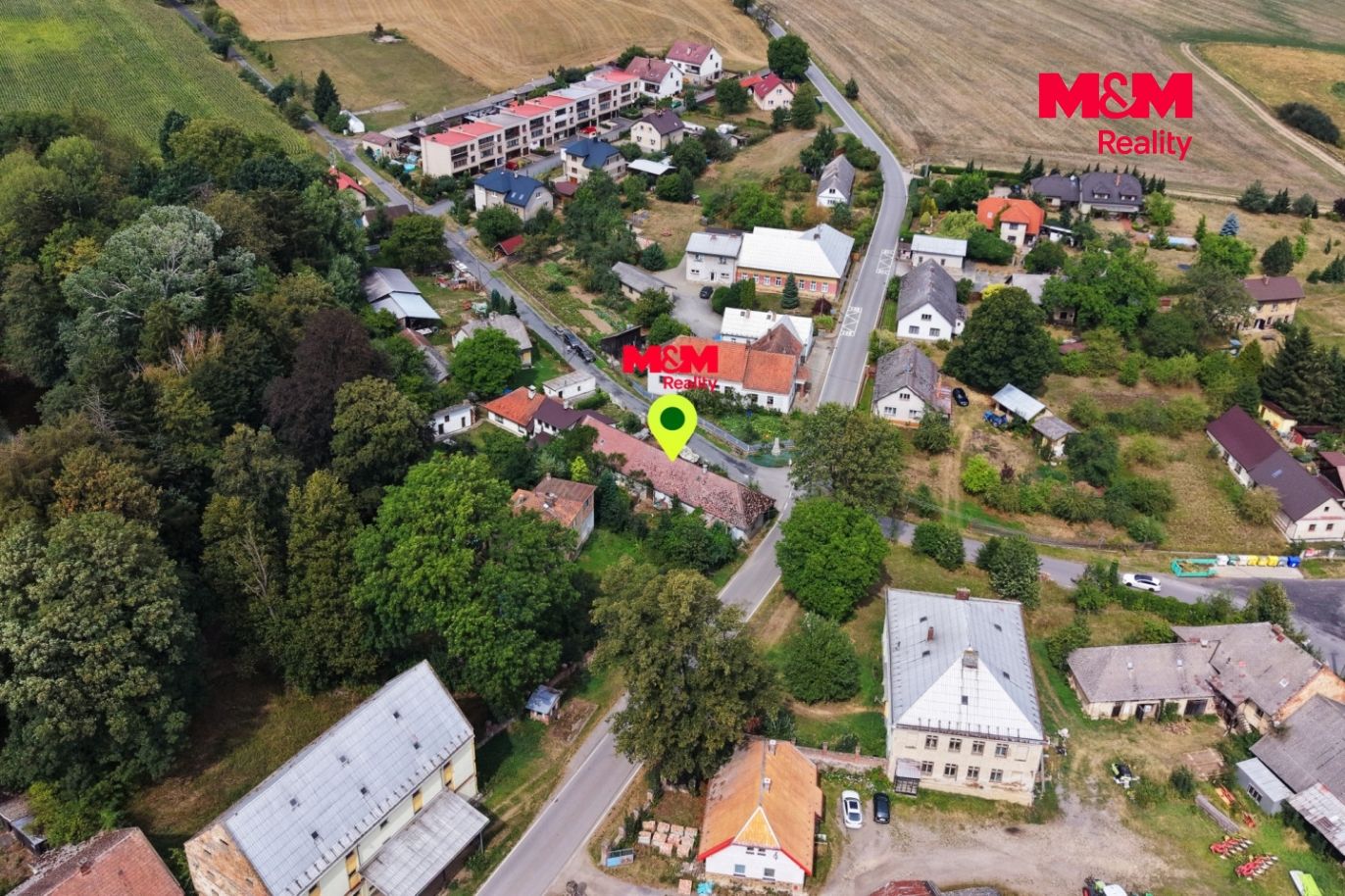 dům a okolí